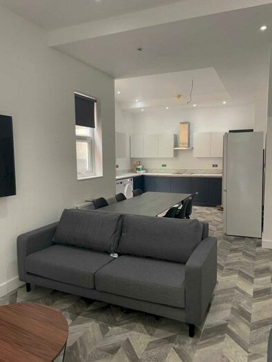 6 Bedroom Terraced House To Rent In Albion Road, Fallowfield, M14