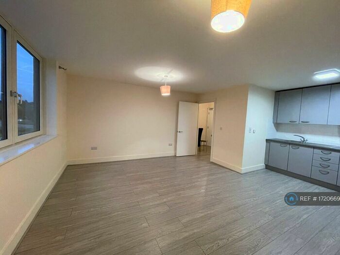 1 Bedroom Flat To Rent In Alencon Link, Basingstoke, RG21