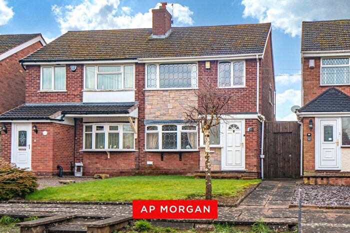 3 Bedroom Semi Detached House For Sale In Brierley Hill Road, Stourbridge, West Midlands, DY8