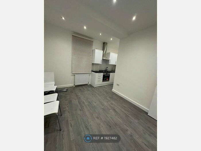 2 Bedroom Flat To Rent In Marlborough Road, London, N19