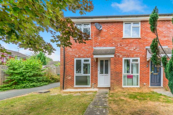 2 Bedroom End Of Terrace House To Rent In Meadvale, Horsham, RH12