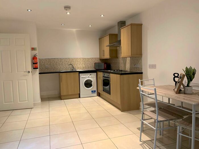 3 Bedroom Flat To Rent In Flat Erinalice Court, Lincoln, LN1