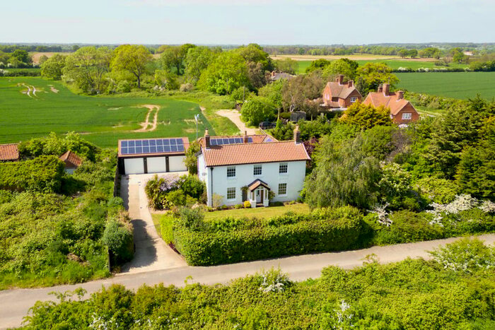 4 Bedroom Detached House For Sale In Great Ryburgh Road, Stibbard, NR21