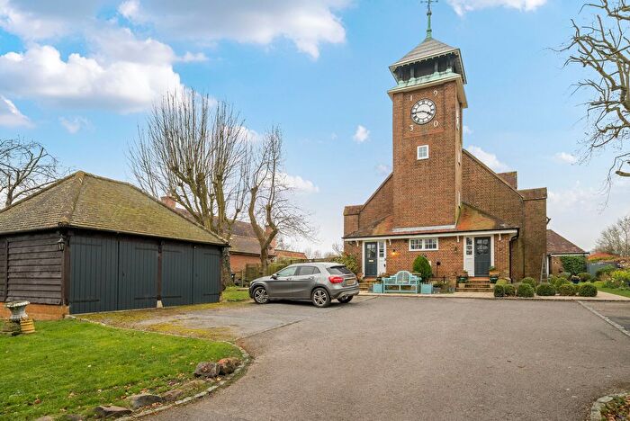 4 Bedroom Semi Detached House For Sale In Oakley Court, Benson, Wallingford, Oxfordshire, OX10
