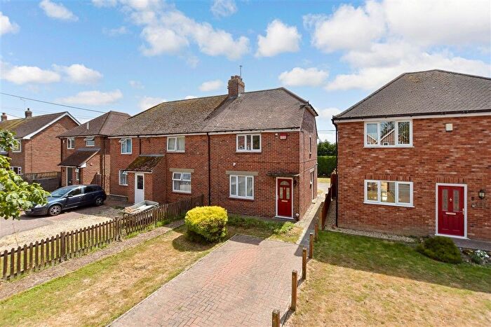 3 Bedroom Semi Detached House For Sale In Chestnut Avenue, Blean, Canterbury, Kent, CT2