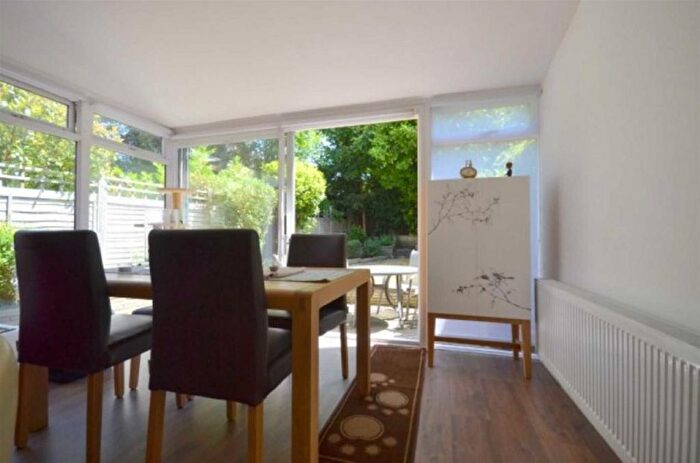 2 Bedroom Flat To Rent In Cavendish Avenue, London, N3