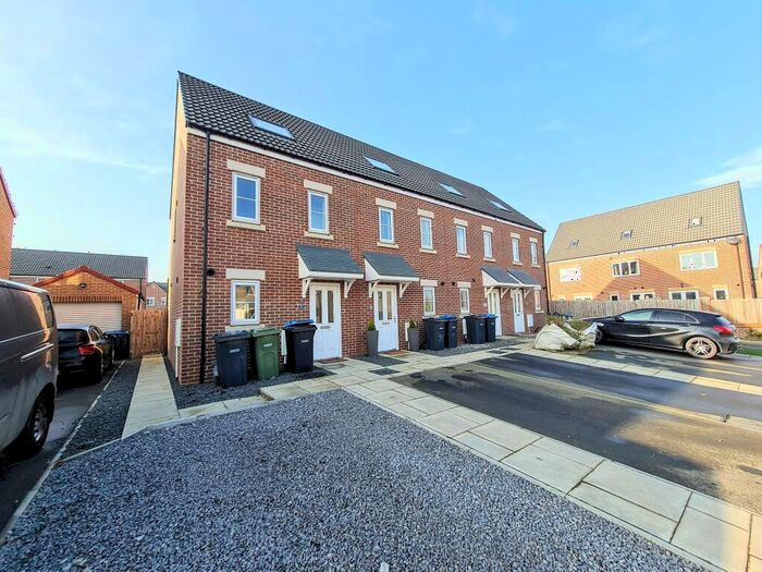 3 Bedroom Town House To Rent In Runnymede Way, Northallerton, DL6