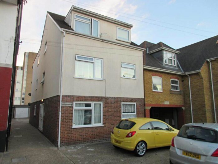 2 Bedroom Flat To Rent In Palmerston Court, Palmerston Road, SS0