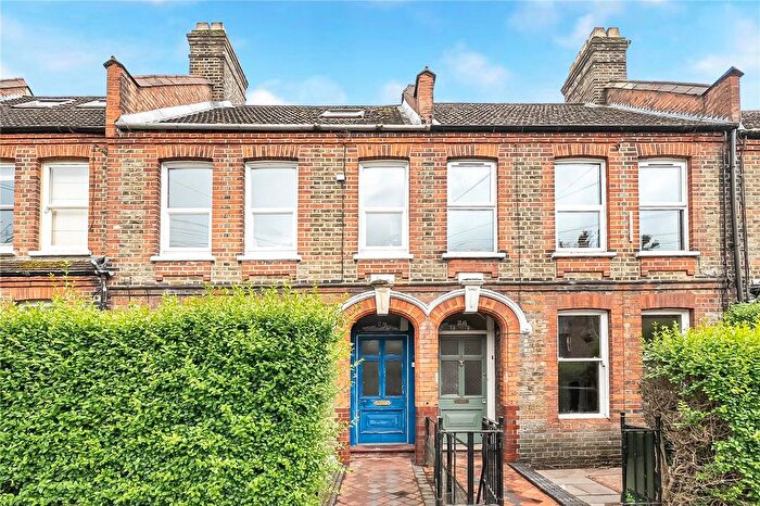 2 Bedroom Flat For Sale In Hawarden Road, Walthamstow, London, E17
