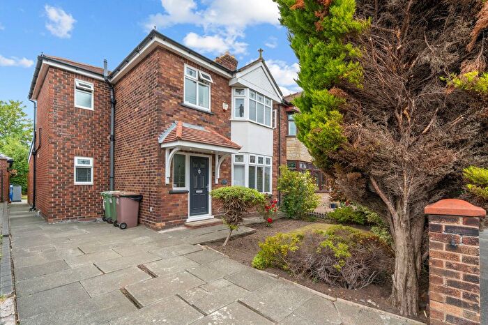 3 Bedroom Semi-Detached House For Sale In Pike Place, Eccleston, WA10