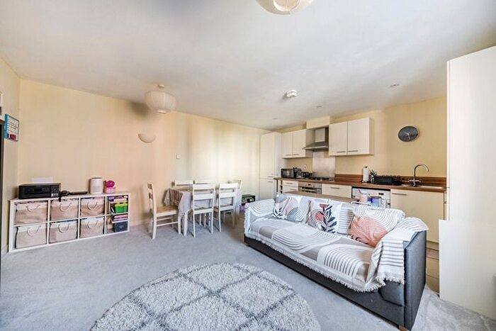 1 Bedroom Flat For Sale In Whitman Court, Tooting, London, SW17