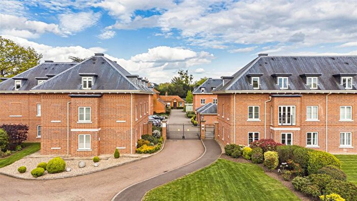 1 Bedroom Flat For Sale In Henmarsh Court, Balls Park, Hertford, SG13