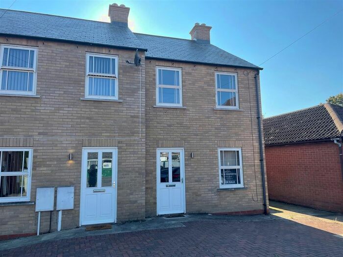 2 Bedroom End Of Terrace House To Rent In Commercial Road, Alford, LN13