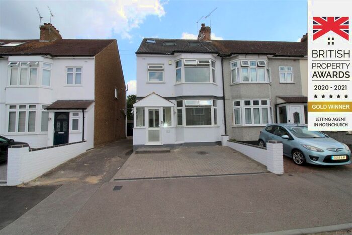 5 Bedroom End Of Terrace House To Rent In Rainsford Way, Hornchurch, RM12