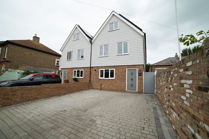 5 Bedroom Semi-Detached House For Sale In Golf Road, Deal, CT14