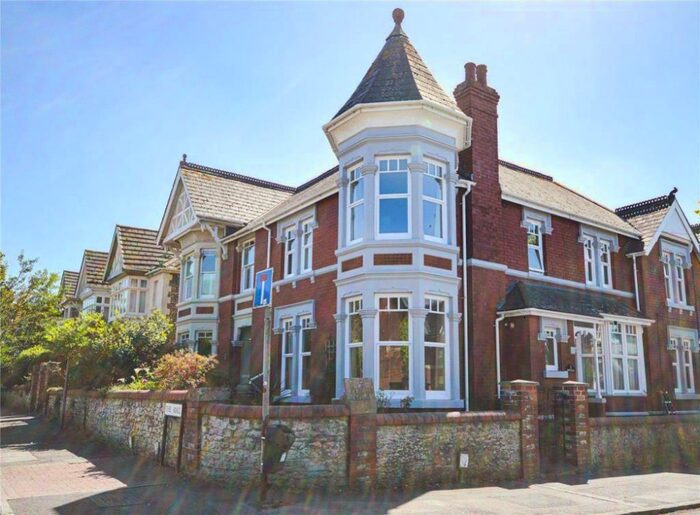 3 Bedroom House To Rent In The Mall, Swindon, SN1