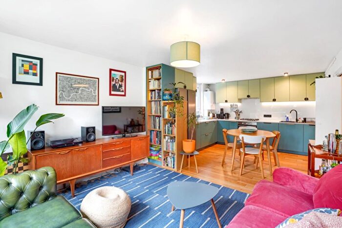 3 Bedroom Flat For Sale In College Road, Crystal Palace, London, SE19