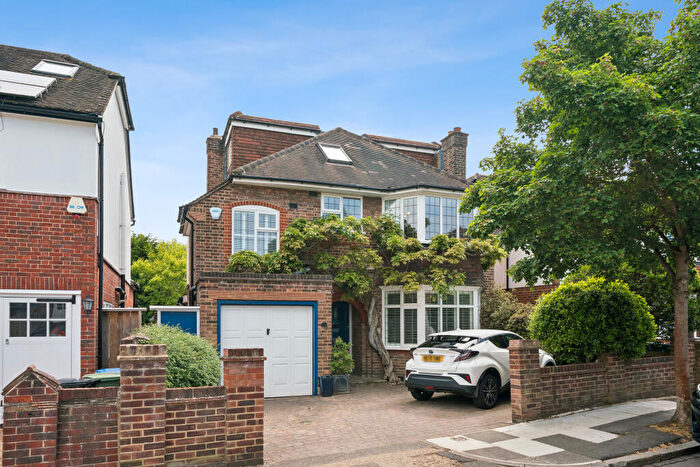 4 Bedroom Detached House For Sale In Temple Sheen, East Sheen, Richmond Upon Thames, London, SW14