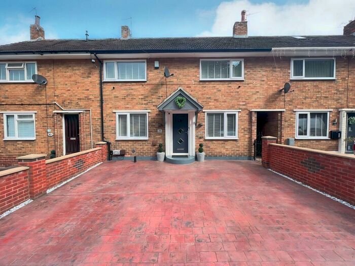 3 Bedroom Town House For Sale In Robin Hood Avenue, Warsop, Mansfield, Nottinghamshire, NG20