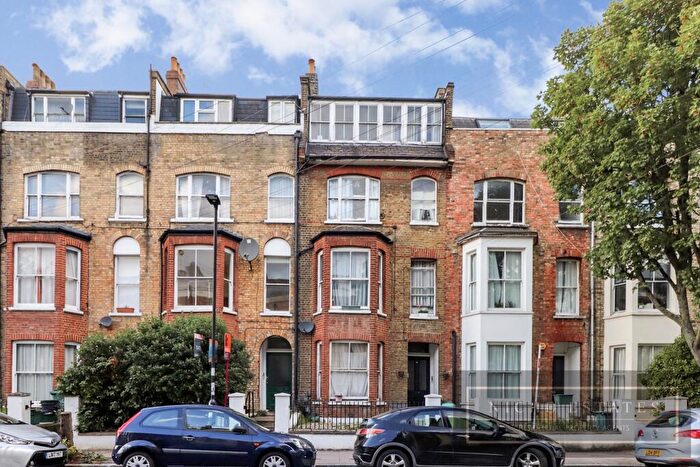 2 Bedroom Apartment To Rent In Marlborough Road, Archway, - No Administration Fees, N19
