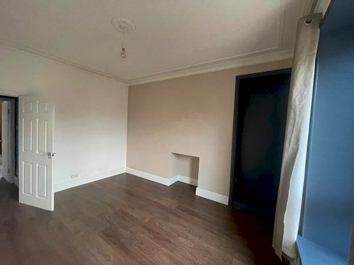 2 Bedroom Flat To Rent In Bon Accord Street, Aberdeen, AB11