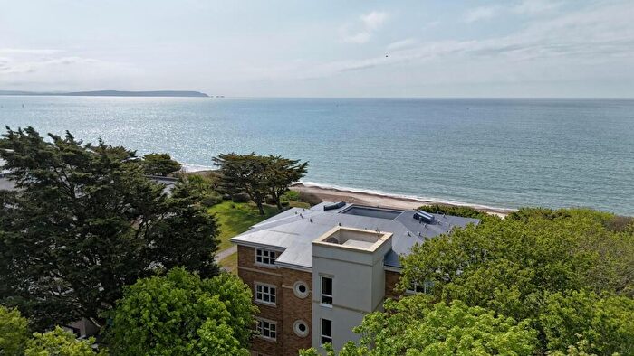 2 Bedroom Flat For Sale In Wharncliffe Road, Highcliffe On Sea, BH23