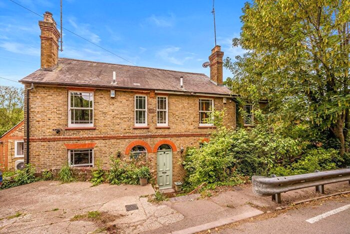 3 Bedroom Detached House To Rent In Springwell Lane, Rickmansworth, WD3