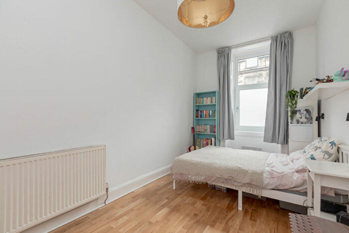2 Bedroom Flat For Sale In Gf, Blackwood Crescent, Newington, EH9