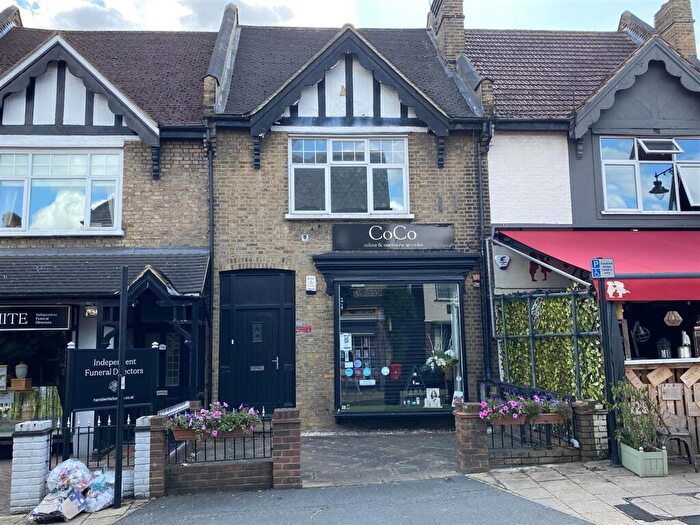 1 Bedroom Flat For Sale In Queens Road, Buckhurst Hill, IG9