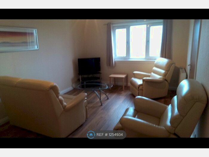 2 Bedroom Maisonette To Rent In Castle Street, Johnshaven, Montrose DD10