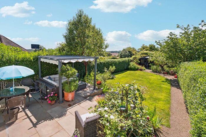 4 Bedroom Detached House For Sale In Fagnall Lane, Winchmore Hill, HP7