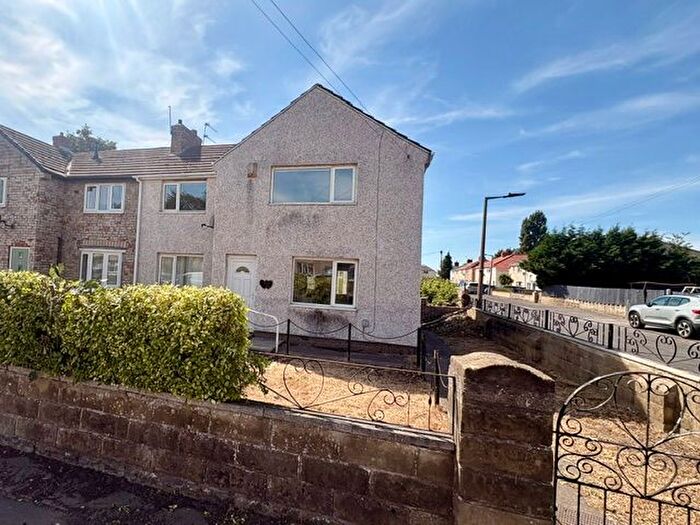 3 Bedroom Semi-Detached House To Rent In Broadway, Dunscroft, DN7