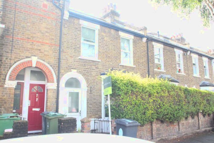 3 Bedroom House To Rent In Clacton Road Walthamstow, E17