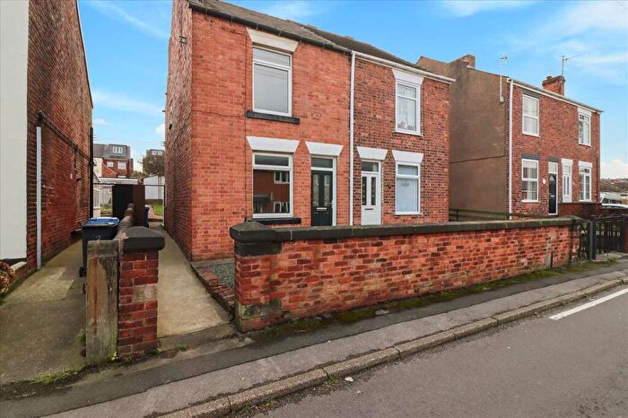 2 Bedroom House To Rent In King Street, Brimington, S43