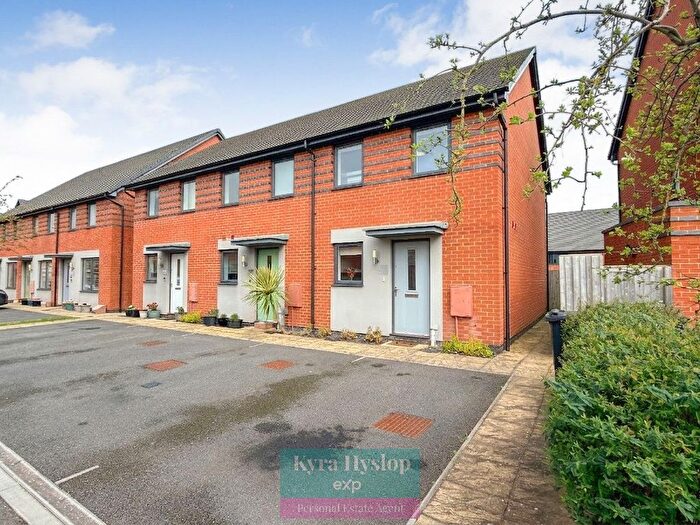 2 Bedroom End Of Terrace House For Sale In Shale Row, Tithebarn, Exeter, EX1