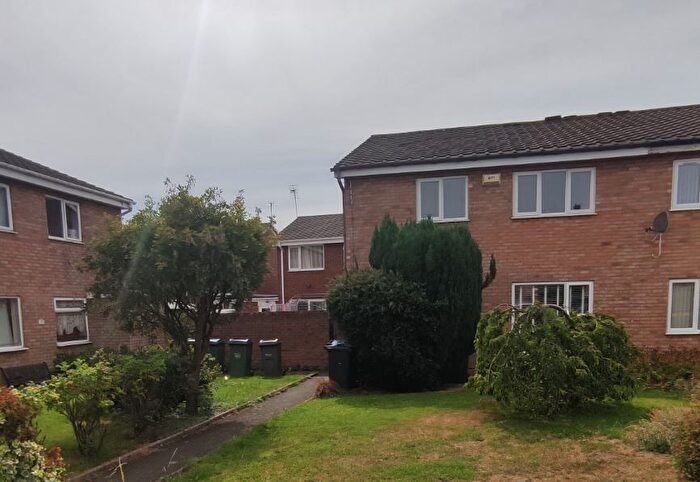 2 Bedroom Maisonette To Rent In Warren Close, Tipton, DY4