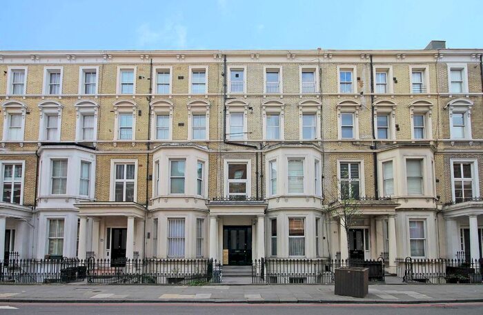 Studio To Rent In Warwick Road, London, SW5