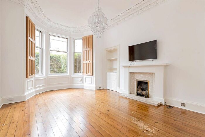 2 Bedroom Flat For Sale In Thirlestane Road, Marchmont, Edinburgh, EH9