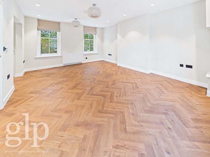 2 Bedroom Flat To Rent In Store Street, Bloomsbury, WC1E
