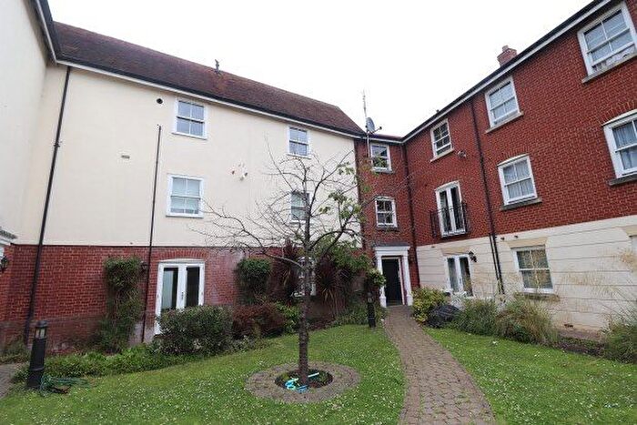 2 Bedroom Flat To Rent In Bishops Gate, Brentwood, CM14