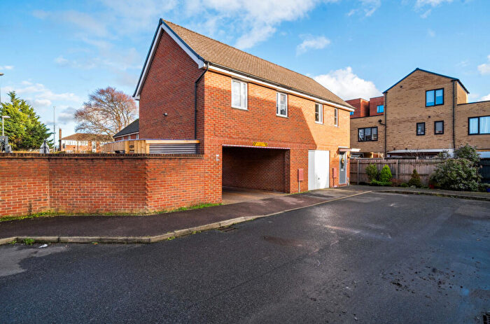 1 Bedroom Detached House For Sale In Leyland Road, Dunstable, Bedfordshire, LU6