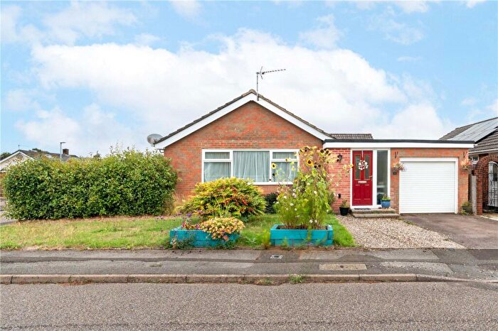 3 Bedroom Bungalow For Sale In Huntingdon Drive, Wimborne, Dorset, BH21