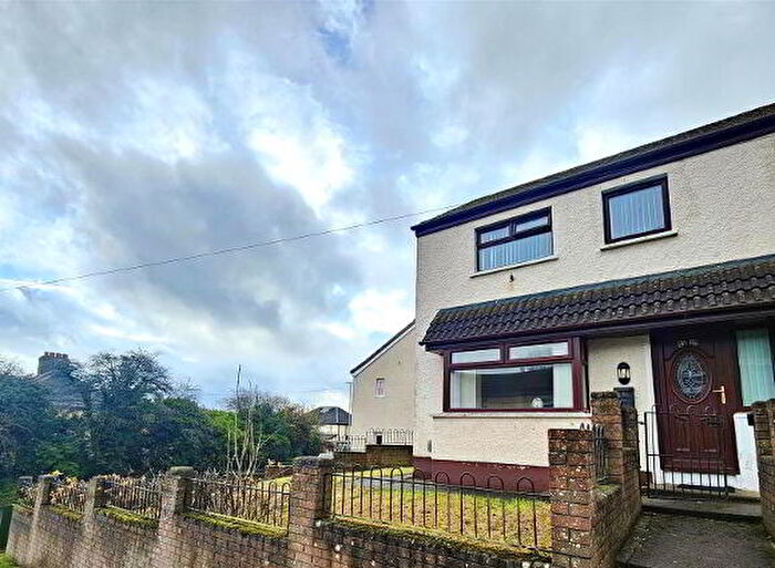 3 Bedroom Semi-Detached House For Sale In Silverstream Gardens, Belfast, BT14