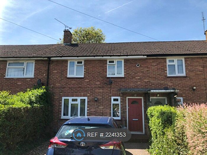 3 Bedroom Terraced House To Rent In St. Barnabas Road, Reading, RG2