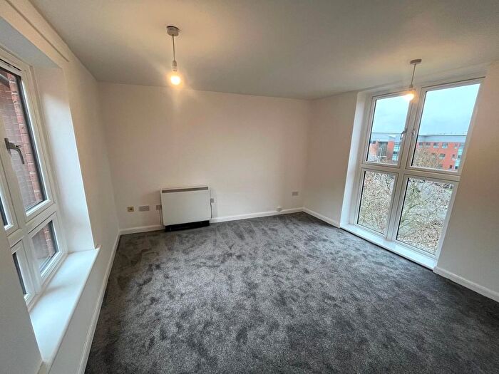 2 Bedroom Flat To Rent In Chardlace Walk, Nottingham, NG1