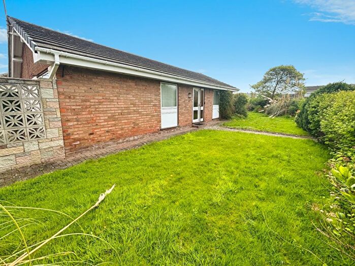 3 Bedroom Bungalow To Rent In Melverley Drive, Blacon, Chester, Cheshire, CH1