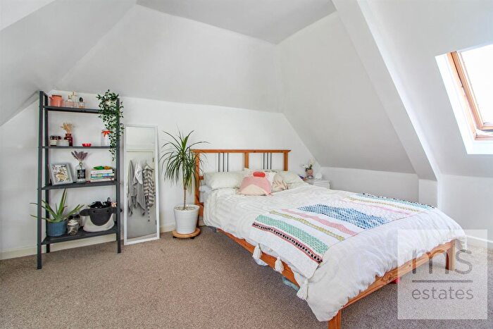 5 Bedroom Detached House To Rent In Toston Drive, Wollaton, Nottingham, NG8