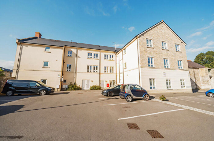 2 Bedroom Flat For Sale In Frome Road, Radstock, BA3