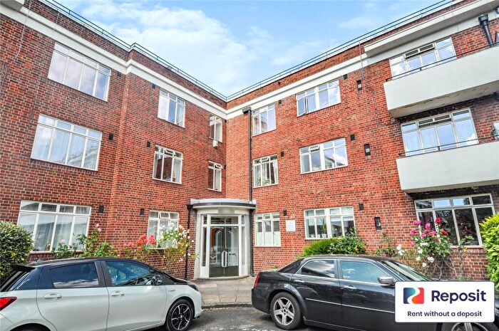 2 Bedroom Flat To Rent In Wilmslow Road, Manchester, Greater Manchester, M14