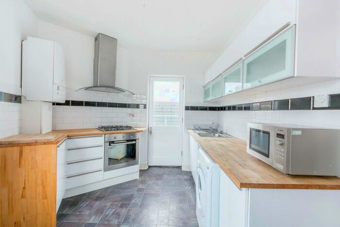 1 Bedroom Flat To Rent In Holloway, Holloway, London, N7